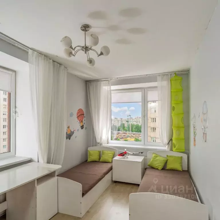 3-к кв. Санкт-Петербург ул. Ворошилова, 25к1 (91.8 м) - Фото 0