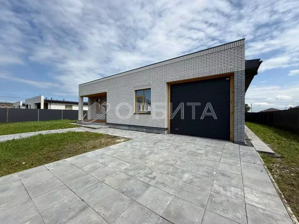 Дом в Тюменская область, Тюмень ул. Заводоуковская (150 м) - Фото 0