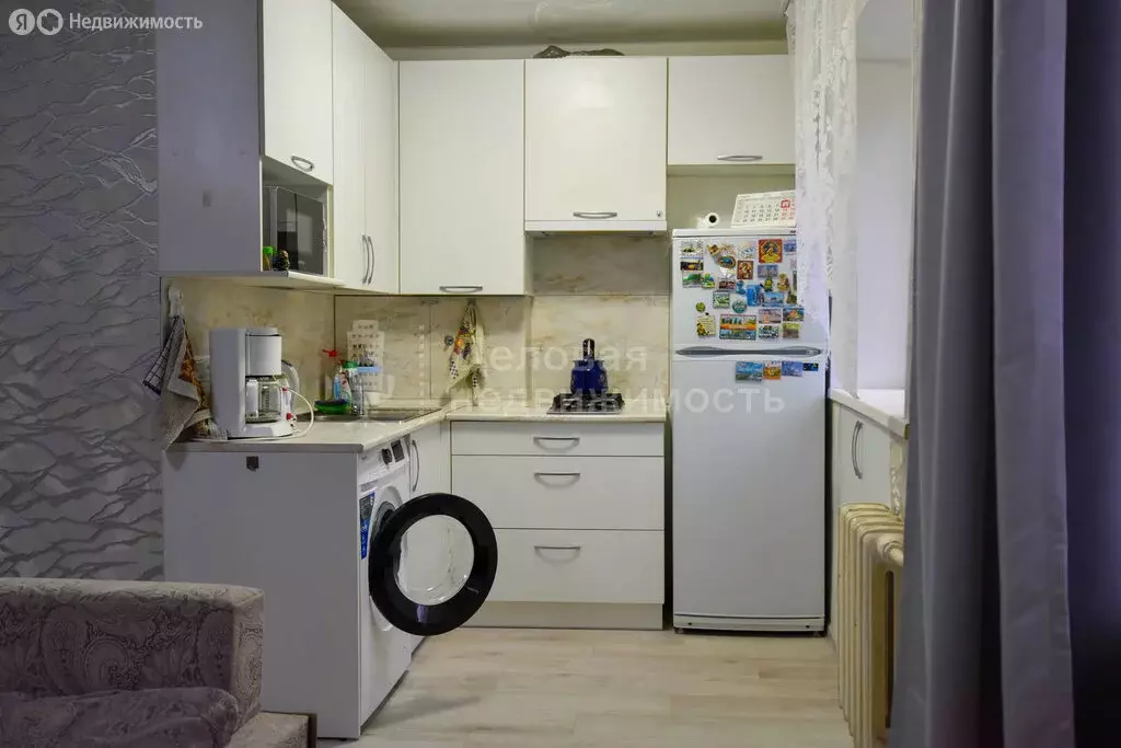 3-комнатная квартира: Великий Новгород, район Торговая сторона, улица ... - Фото 1