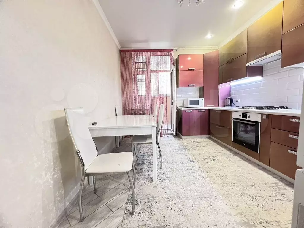 2-к. квартира, 60 м, 3/18 эт. - Фото 1