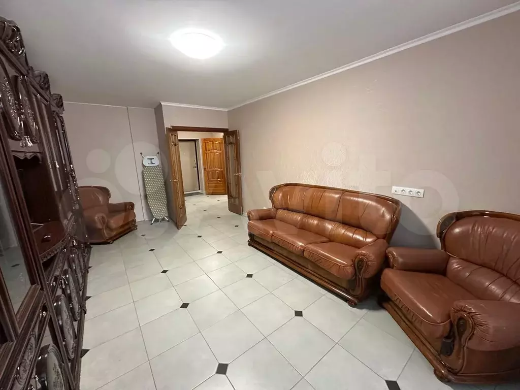 1-к. квартира, 50 м, 1/3 эт. - Фото 0