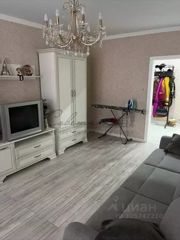 2-к кв. Белгородская область, Старый Оскол Степной мкр, 31 (62.0 м) - Фото 0