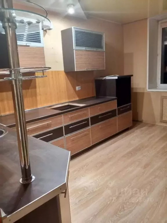 3-к кв. Челябинская область, Челябинск Салютная ул., 10 (95.0 м) - Фото 1