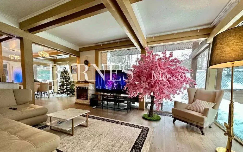 Дом в Московская область, Одинцово ул. Набережная, 2В (250 м) - Фото 1