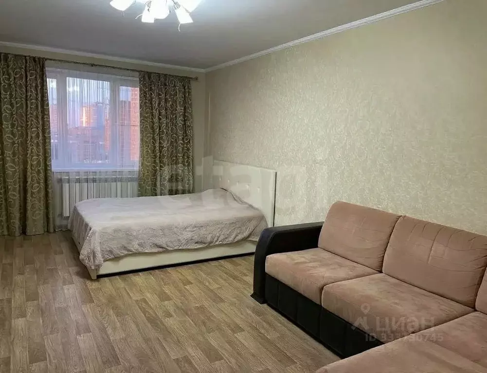 2-к кв. Чувашия, Чебоксары Ярмарочная ул., 15 (65.6 м) - Фото 0