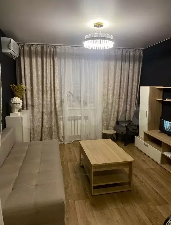 1-к. квартира, 38 м, 1/3 эт. - Фото 1