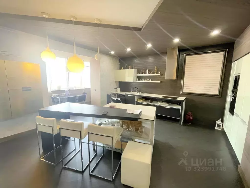 4-к кв. Омская область, Омск ул. Чернышевского, 3 (159.0 м) - Фото 1