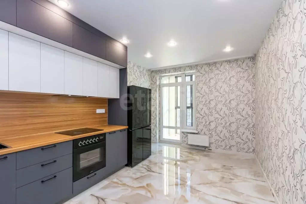 2-к кв. Тюменская область, Тюмень ул. Андрея Приказнова, 7 (59.6 м) - Фото 1