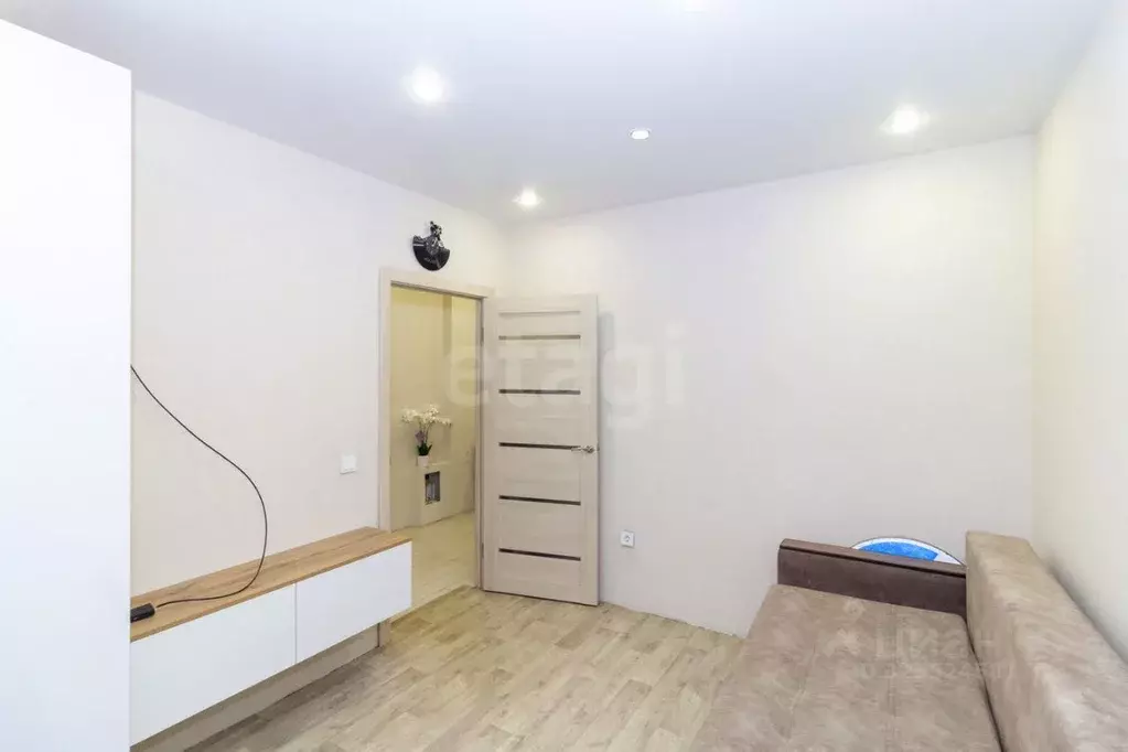 1-к кв. Тюменская область, Тюмень Интернациональная ул., 199к5 (33.8 ... - Фото 1