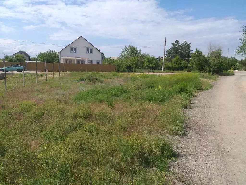 Участок в Волгоградская область, Волжский Трубник СНТ, ул. 1-я (7.0 ... - Фото 1