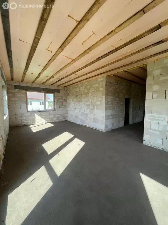 Дом в муниципальное образование Киров, деревня Малая Субботиха (143 м) - Фото 1