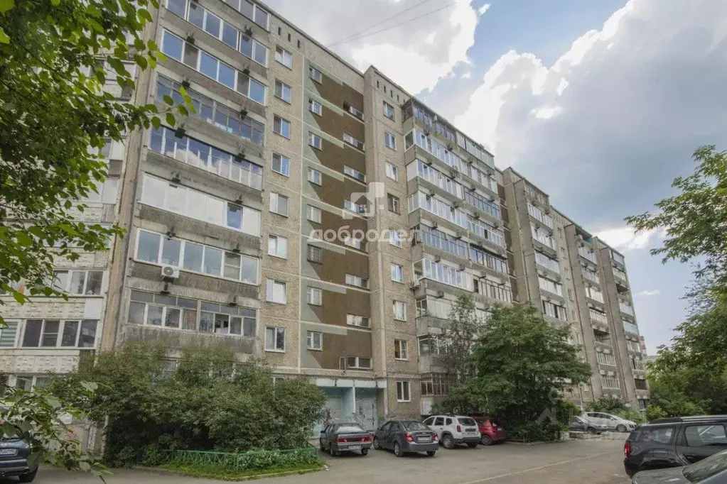4-к кв. Свердловская область, Екатеринбург ул. Опалихинская, 21 (77.2 ... - Фото 0
