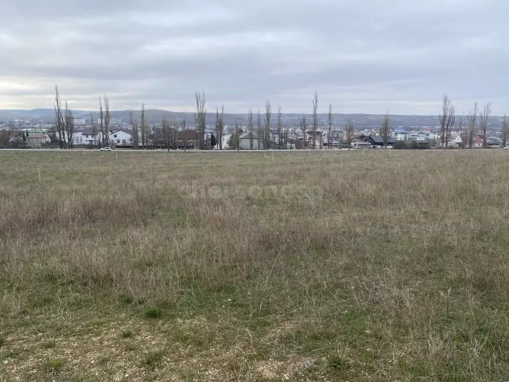 Участок в Севастополь с. Полюшко, ул. Юрия Линкина (4.0 сот.) - Фото 2