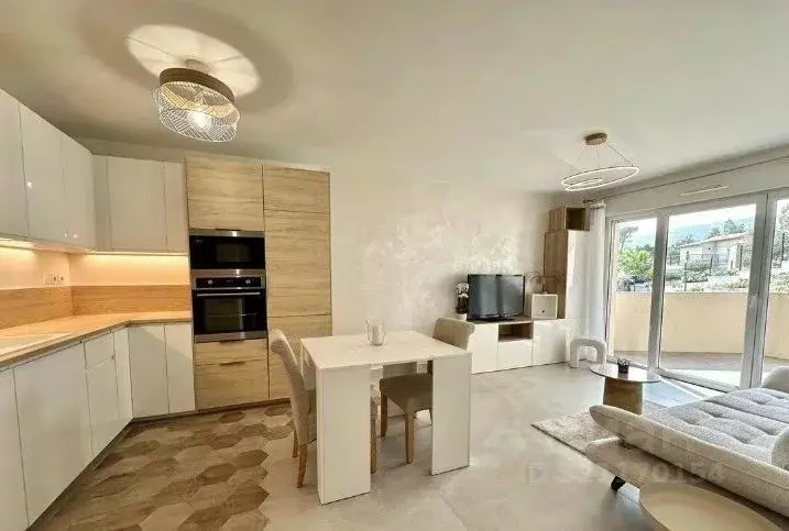 Квартира, 2 комнаты, 42 м - Фото 0