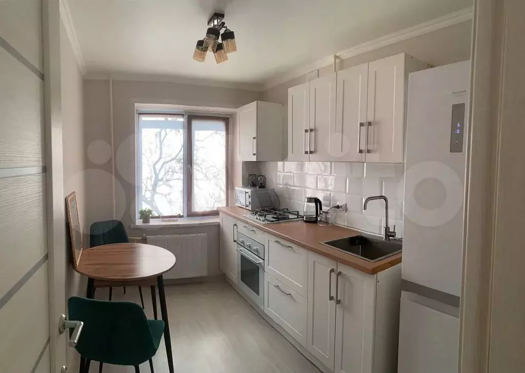 2-к. квартира, 42 м, 1/9 эт. - Фото 0