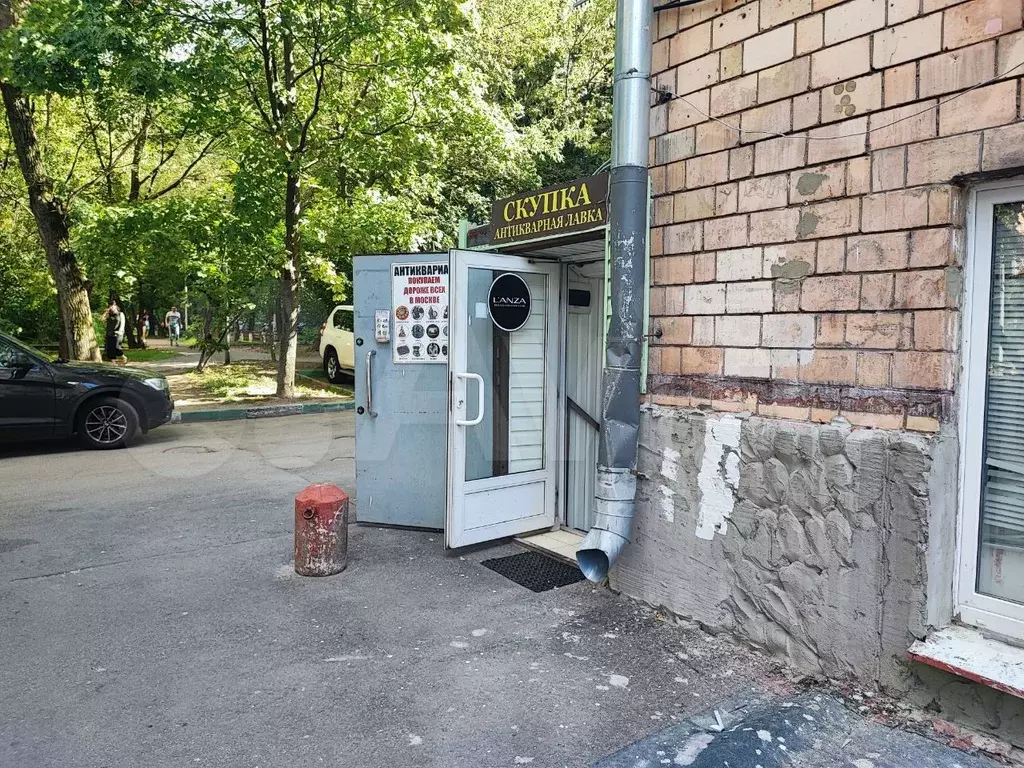 Помещение, 25 м восле Метро с Окном - Фото 1