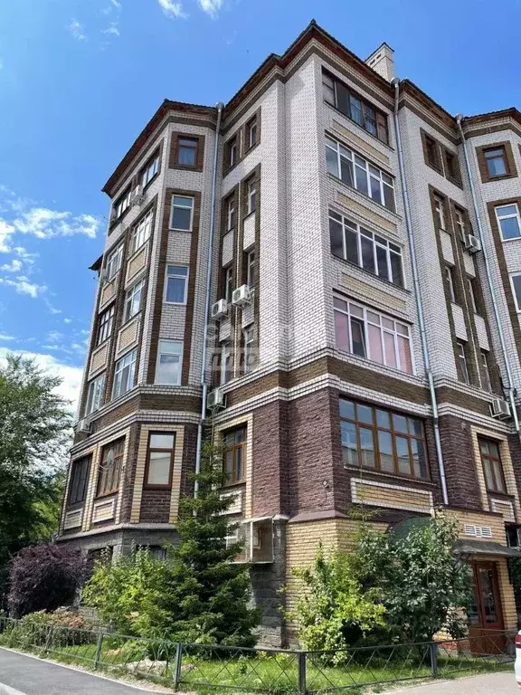 2-к кв. Татарстан, Казань ул. Сулеймановой, 3 (99.2 м) - Фото 0