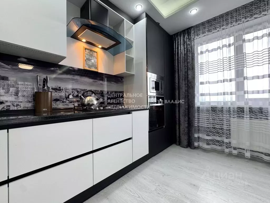 2-к кв. Рязанская область, Рязань ул. Шевченко, 82к1 (88.2 м) - Фото 0