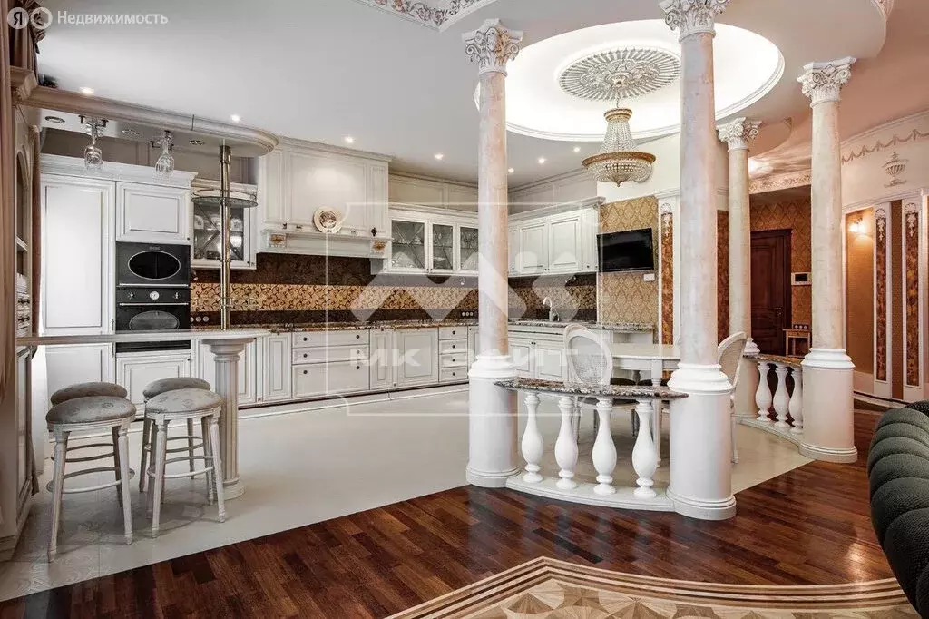 3-комнатная квартира: Санкт-Петербург, Кемская улица, 1 (173 м) - Фото 1