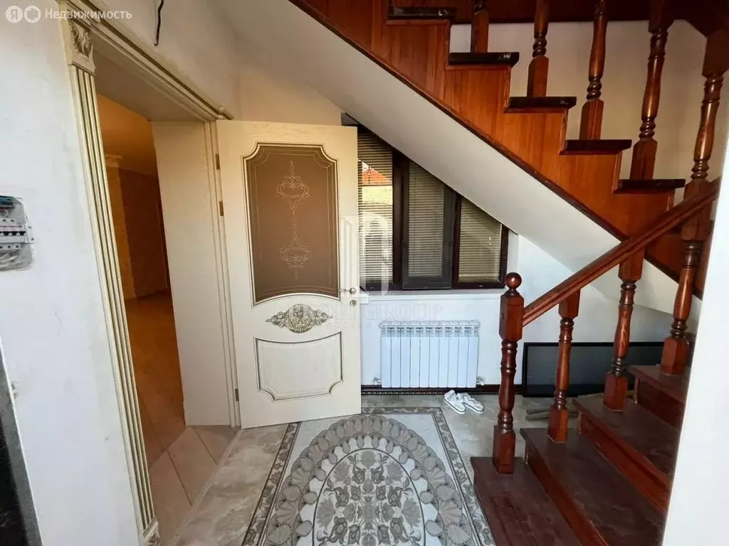 Дом в посёлок городского типа Семендер, улица Кумукова, 32 (250 м) - Фото 1