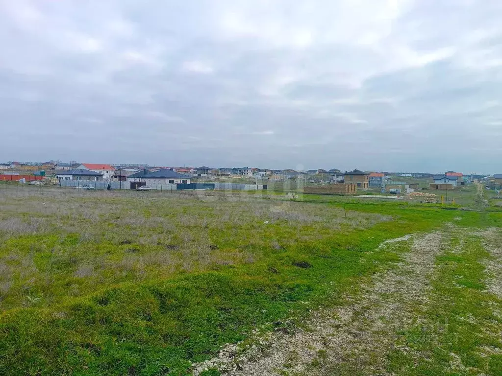 Участок в Крым, Симферопольский район, с. Мирное ул. Руслана Казакова ... - Фото 1