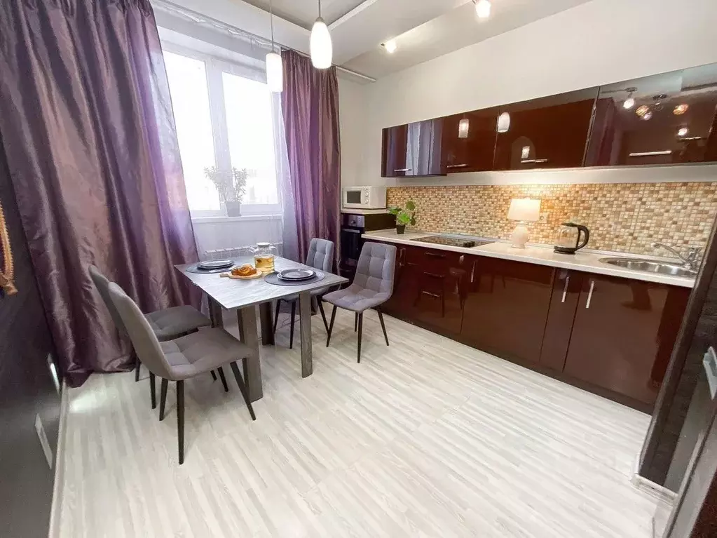 3-к кв. Ульяновская область, Ульяновск ул. Кирова, 6 (85.0 м) - Фото 1
