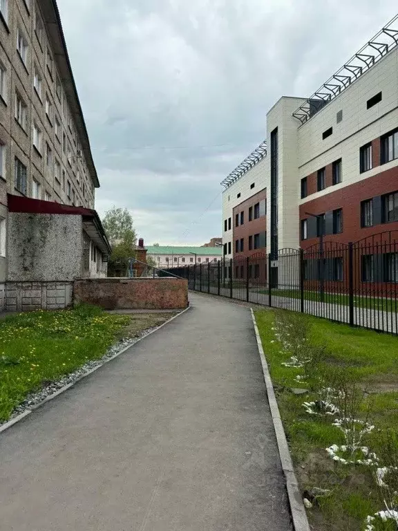 Комната Омская область, Омск ул. 4-я Железнодорожная, 6 (13.5 м) - Фото 0