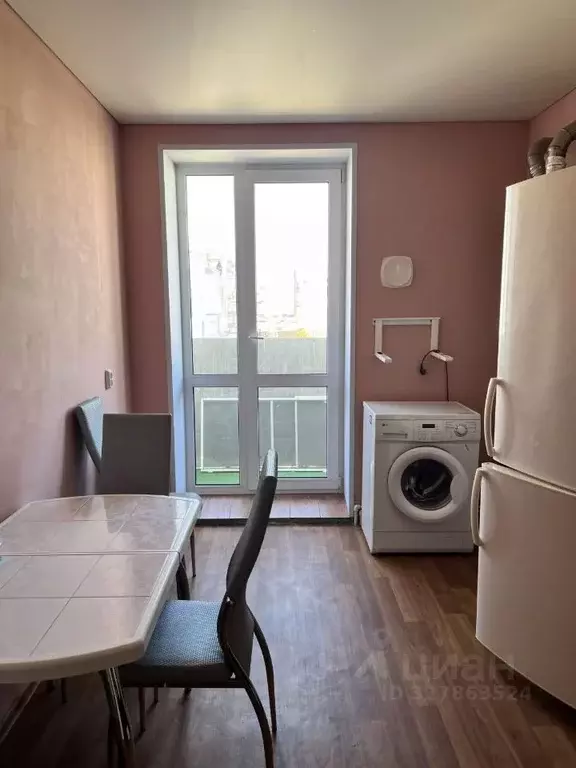 3-к кв. Волгоградская область, Волгоград ул. Добрушина, 12А (71.5 м) - Фото 1