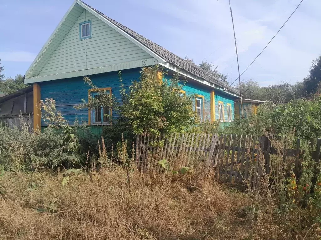Дом в Орловская область, Мценский район, Чахинское с/пос, с. ... - Фото 1