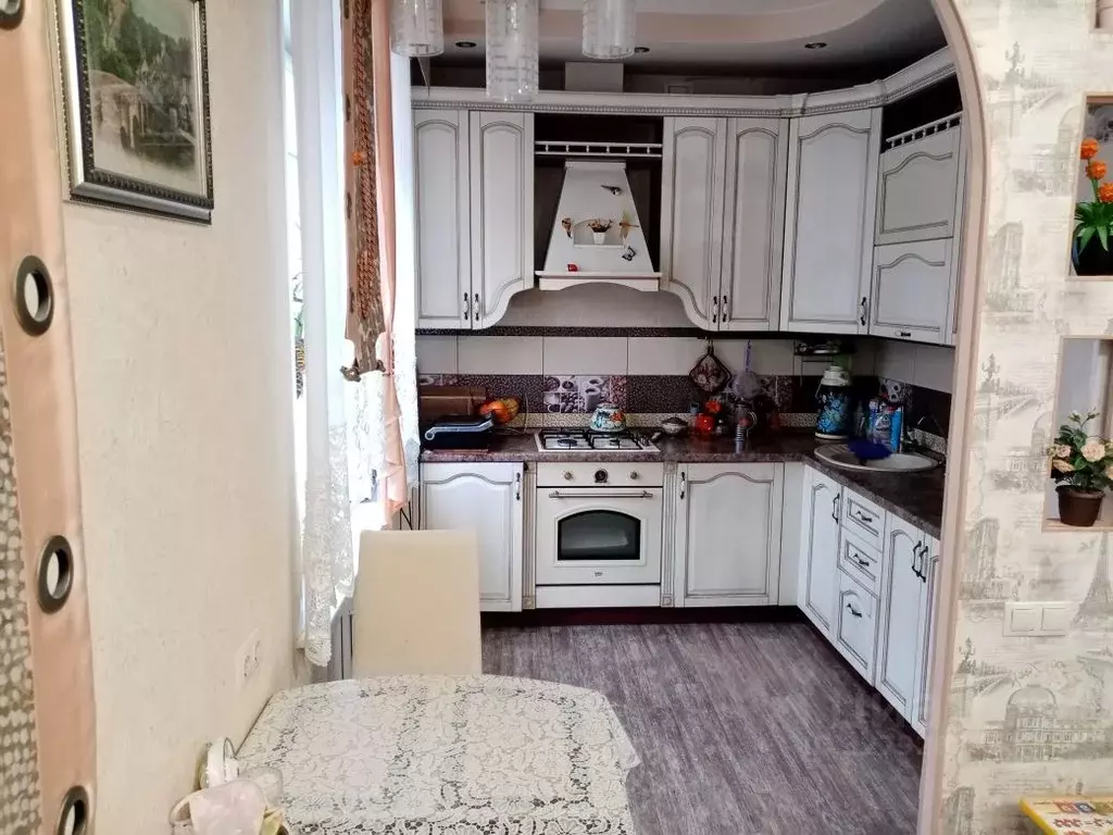 3-к кв. Волгоградская область, Волгоград ул. Копецкого, 16 (74.0 м) - Фото 2