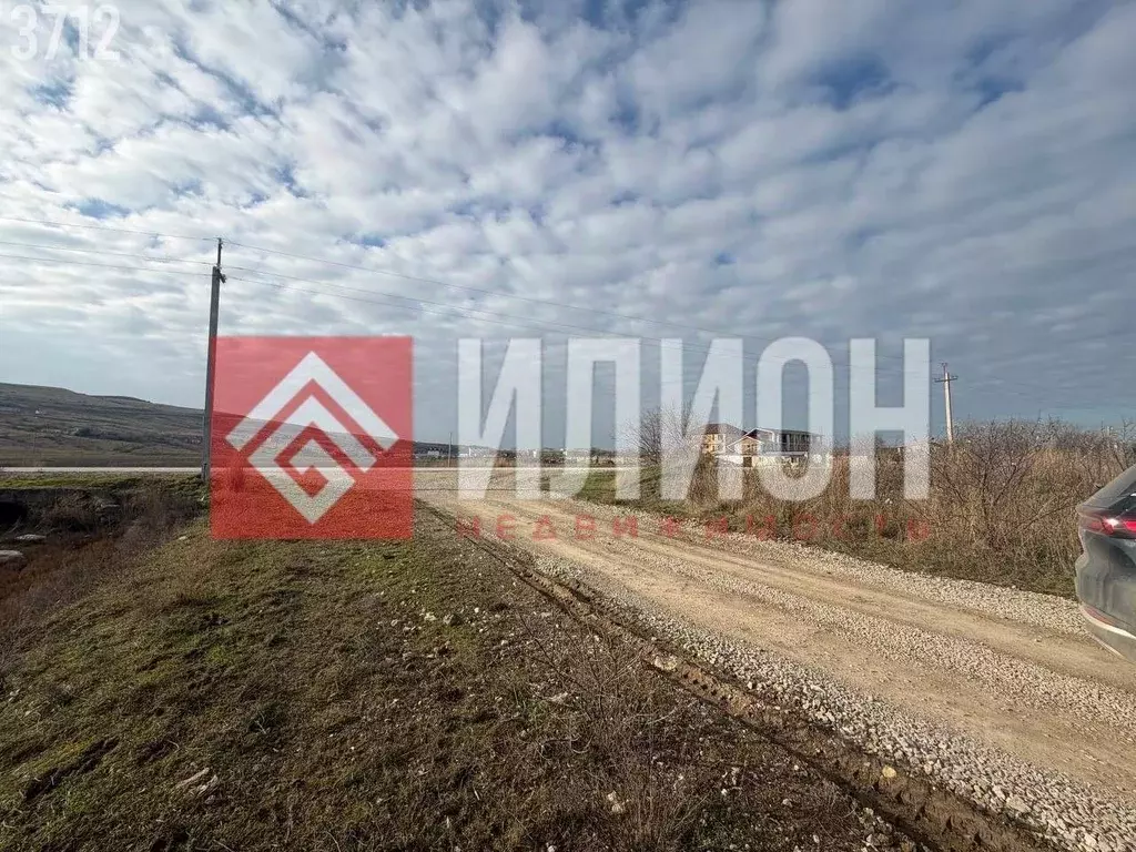 Участок в Крым, Ленинский район, Войковское с/пос, с. Курортное ул. ... - Фото 2