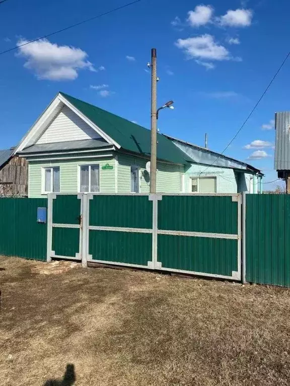 Дом в Оренбургская область, Бузулукский район, Елшанский сельсовет, с. ... - Фото 0