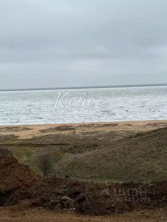 Участок в Крым, Ленинский район, Семисотское с/пос, с. Каменское  (6.0 ... - Фото 1