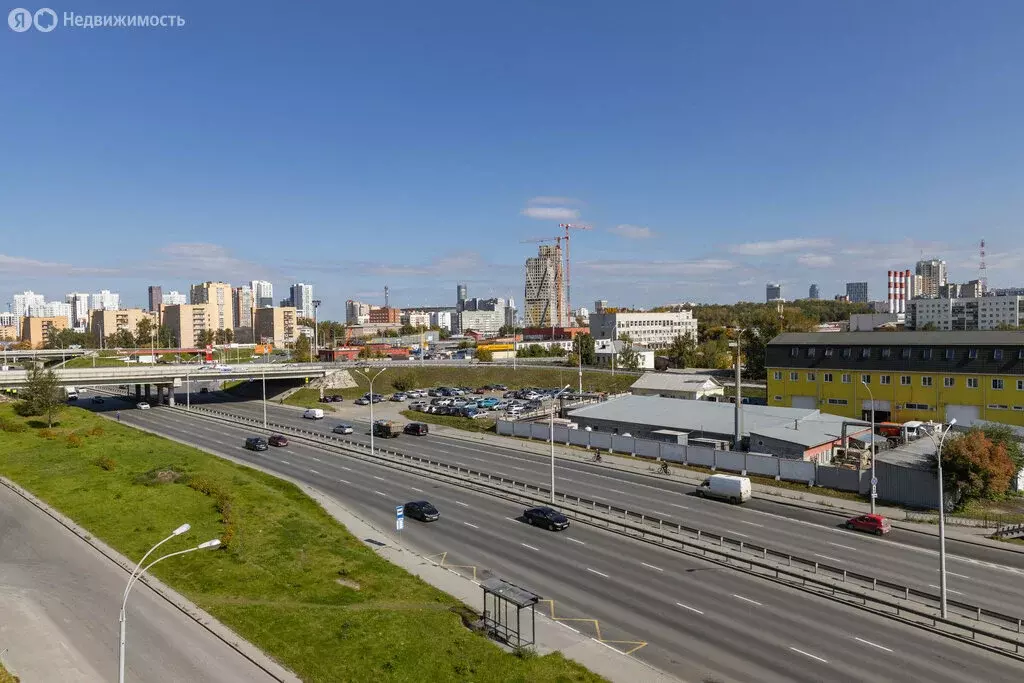 3-комнатная квартира: Екатеринбург, Черкасская улица, 5к2 (60.55 м) - Фото 1