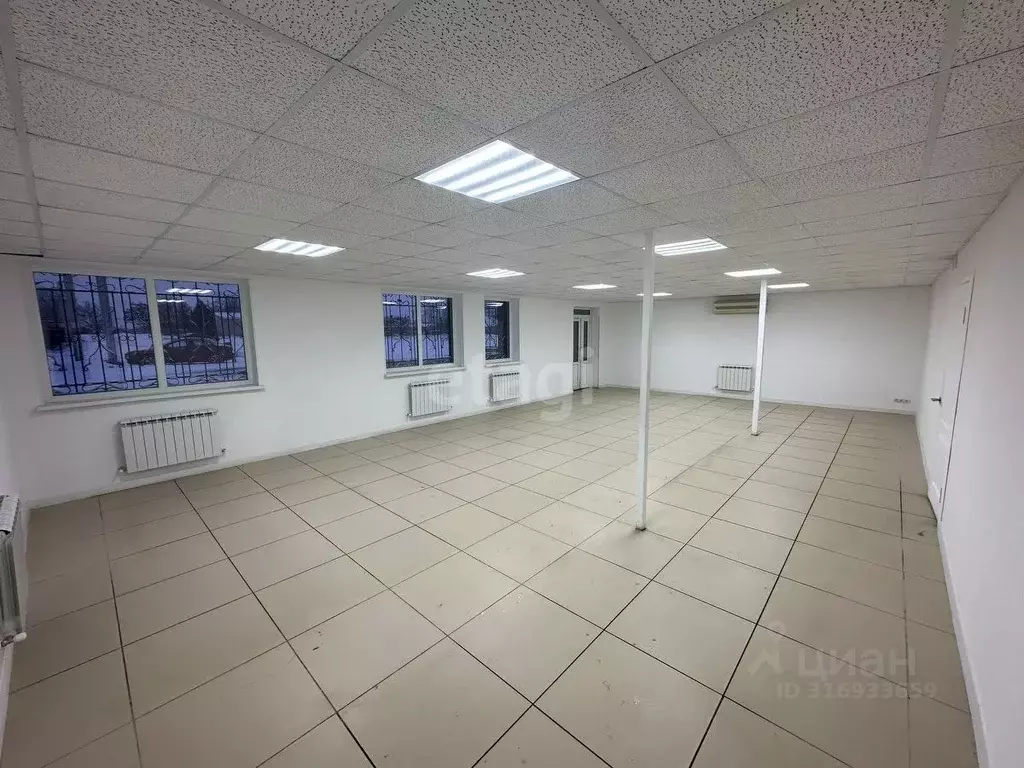 Офис в Белгородская область, Старый Оскол Стадионная ул., 4Б (83 м) - Фото 0