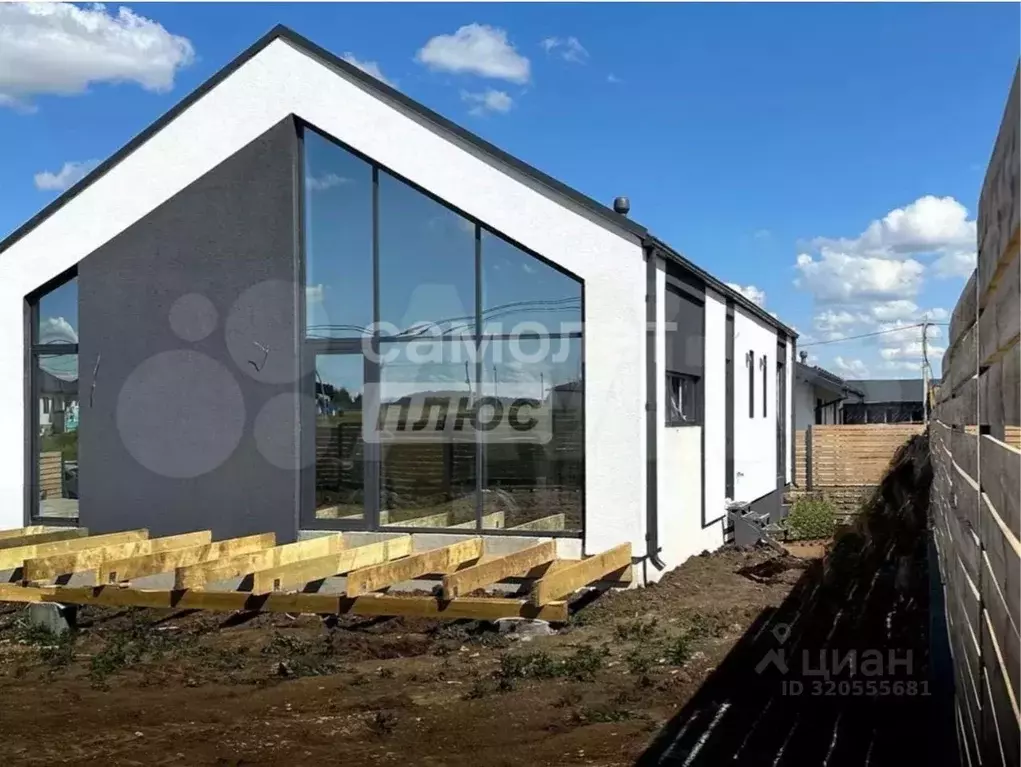 Дом в Калмыкия, Элиста ул. Имени Л.А. Юдиной (128 м) - Фото 0