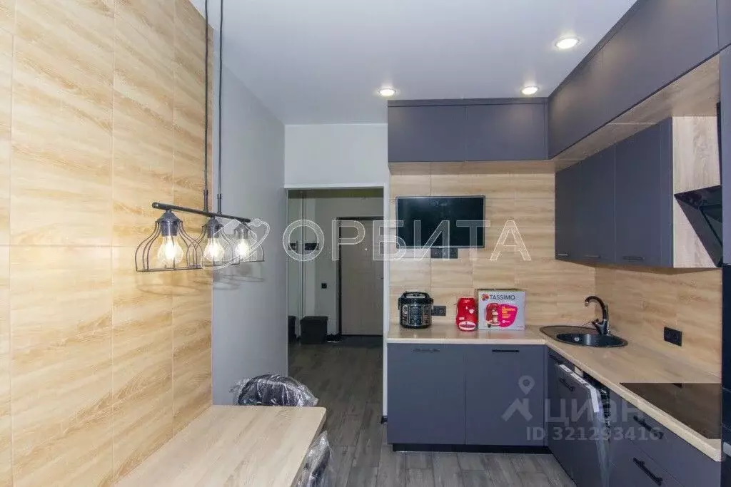 1-к кв. Тюменская область, Тюмень ул. Раушана Абдуллина, 6 (37.0 м) - Фото 1