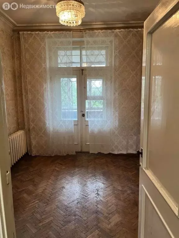 3-комнатная квартира: Нижний Новгород, улица Краснодонцев, 3 (67 м) - Фото 0