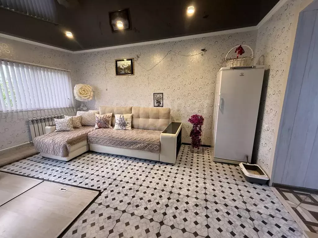 Дом в Оренбургская область, Оренбургский район, пос. Караванный ... - Фото 2