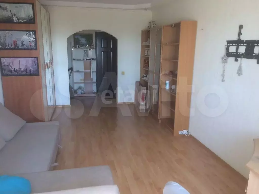 1-к. квартира, 42 м, 8/10 эт. - Фото 1