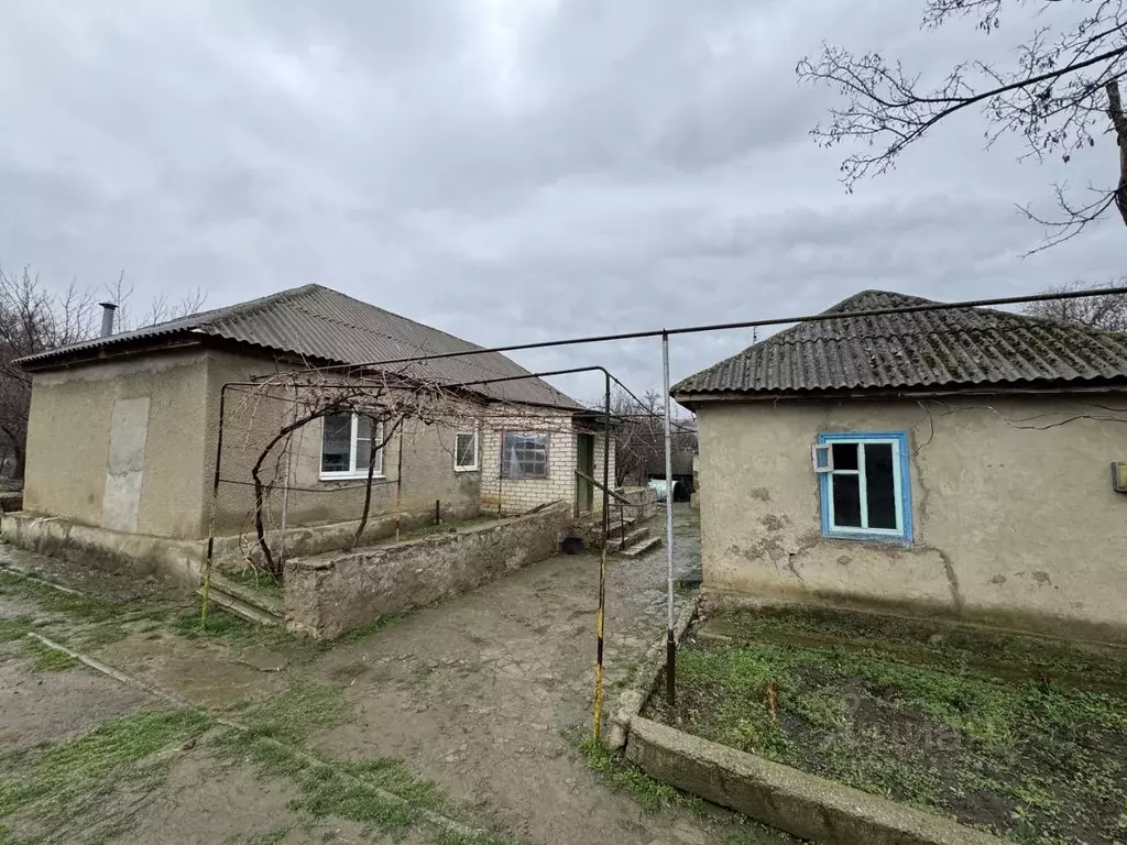 Дом в Ставропольский край, Петровский муниципальный округ, Соленое ... - Фото 1