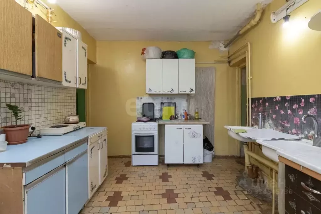 Комната Тюменская область, Тюмень ул. Республики, 216 (12.4 м) - Фото 1