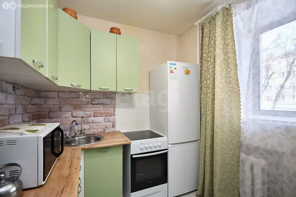 1-комнатная квартира: Тюмень, улица Коммунаров, 4 (32 м) - Фото 0