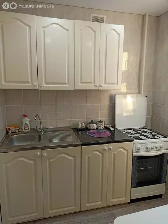 3-комнатная квартира: Губаха, Октябрьский проспект, 8 (60.1 м) - Фото 1