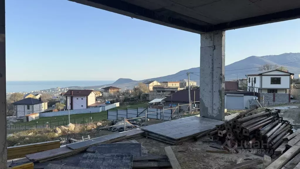 Дом в Крым, Алушта муниципальный округ, с. Верхняя Кутузовка ул. ... - Фото 1