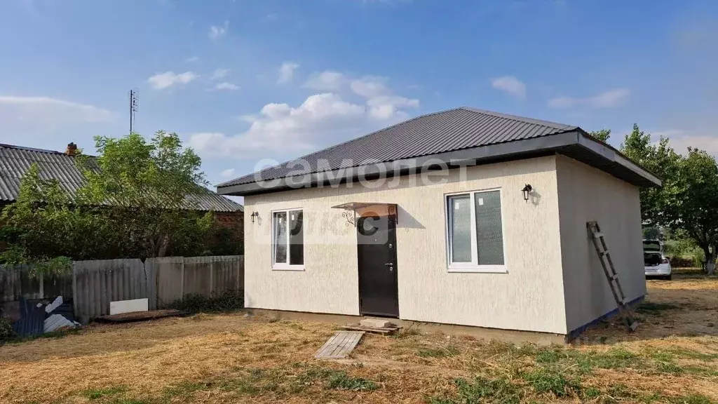 Дом в Краснодарский край, Выселки ст-ца ул. Кооперативная, 93 (85 м) - Фото 1