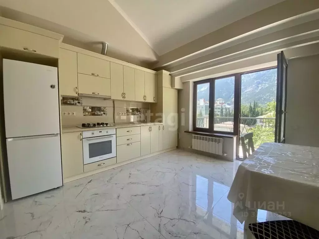 2-к кв. Крым, Ялта ул. Большевистская, 19 (70.0 м) - Фото 2