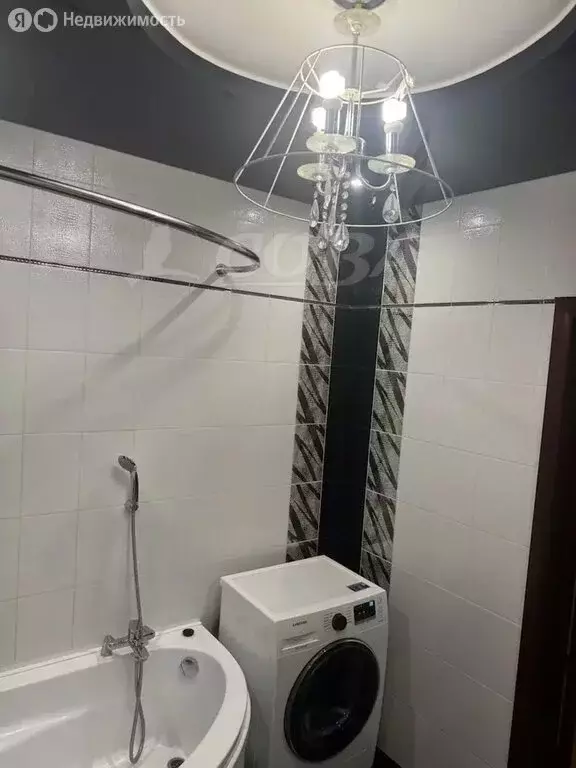 2-комнатная квартира: Тобольск, микрорайон 3Б, 17 (76.4 м) - Фото 1