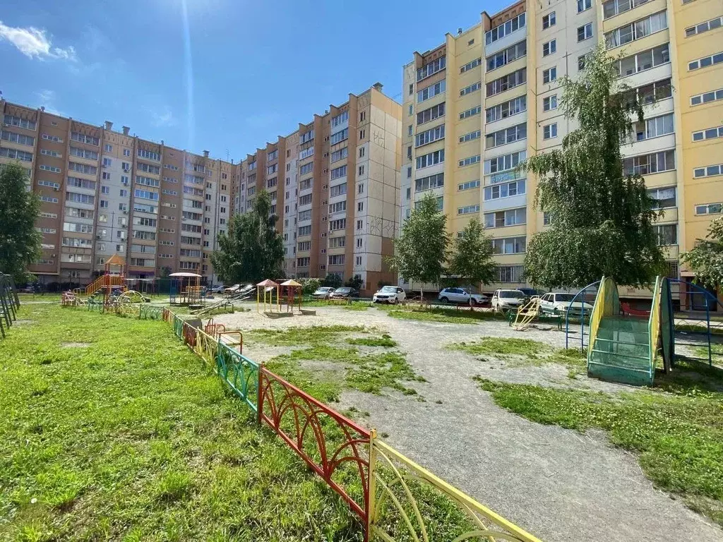 3-к кв. Челябинская область, Копейск ул. Калинина, 15Б (72.5 м) - Фото 0