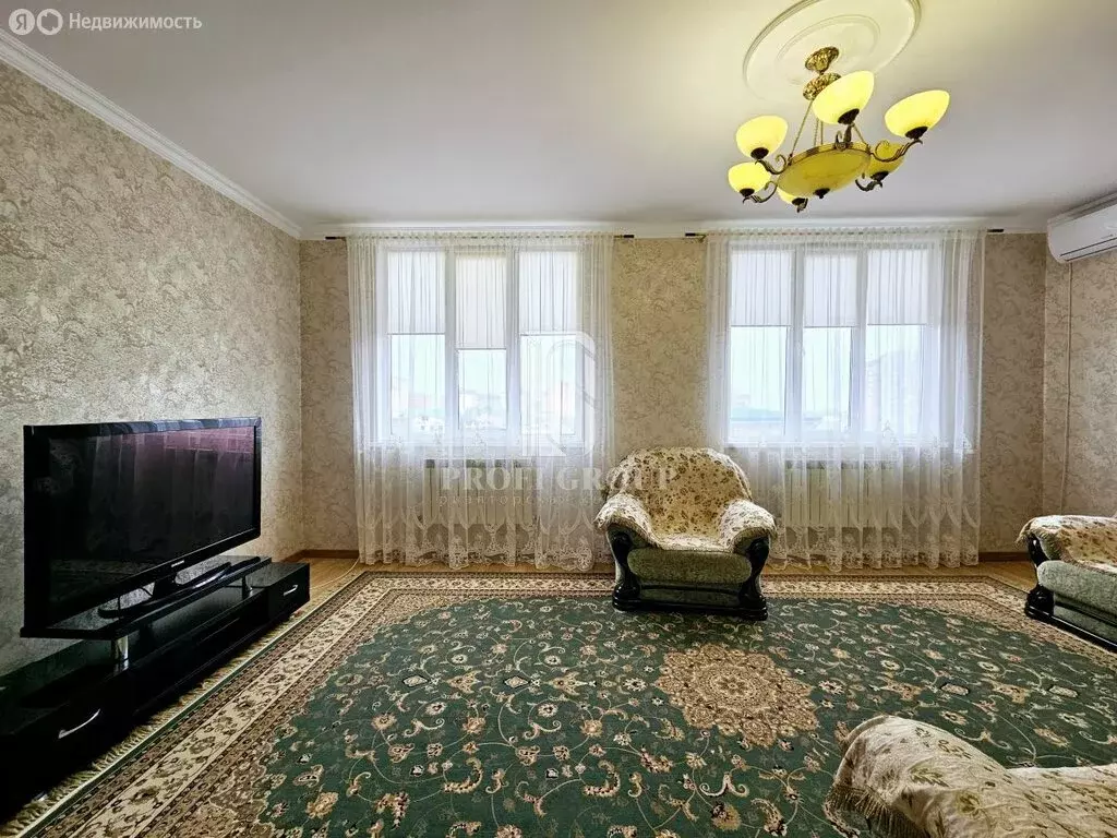 3-комнатная квартира: Махачкала, Какашуринская улица, 1 (87.7 м) - Фото 1